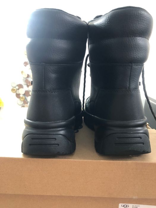 Bocanci UGG noi in cutie mărime 37 pentru femei