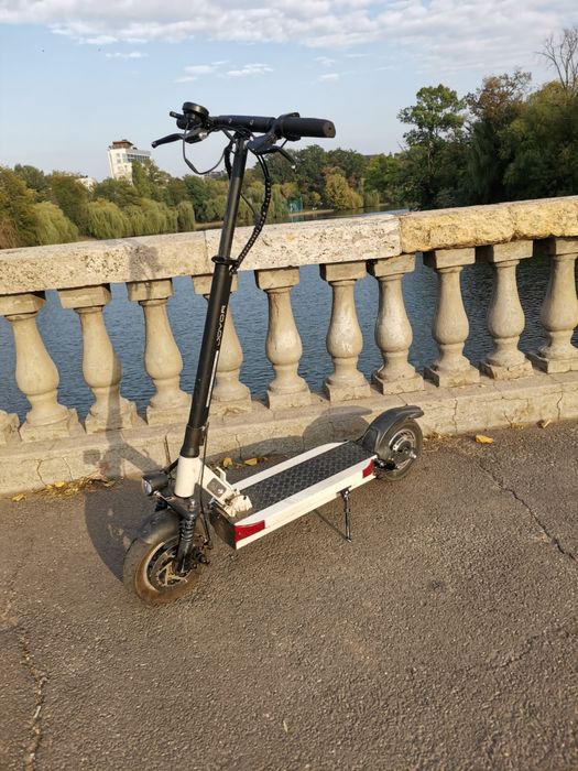 Vând Trotinetă electrică Joyor Y10 Motor 500W