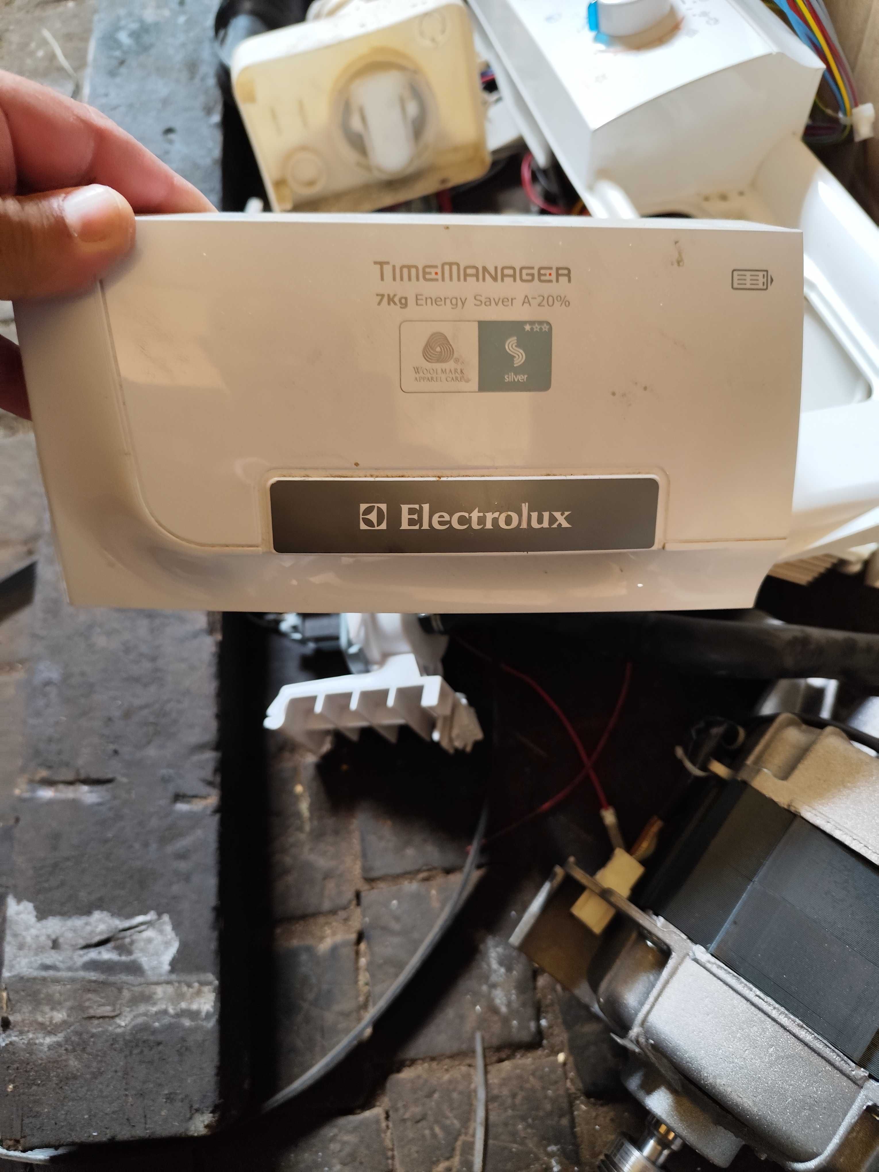 Пералня Electrolux на части