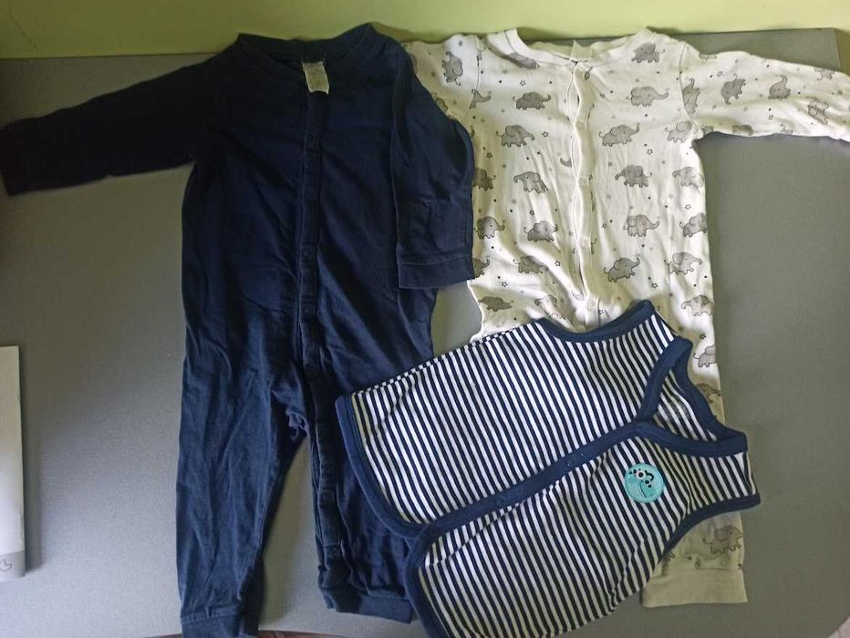 Лот бебешки дрешки 6-9 мес.
Лот бебешки дрешки 6-9 мес.