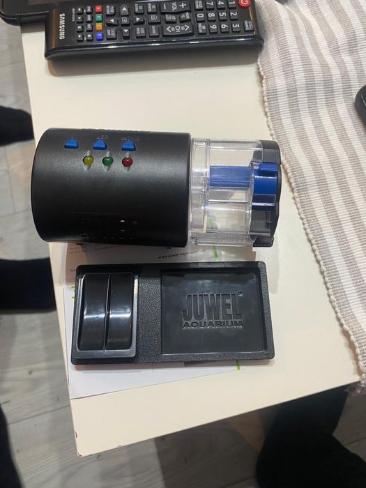 Dispozitiv automat pentru hrana pesti de acvariu (nou)