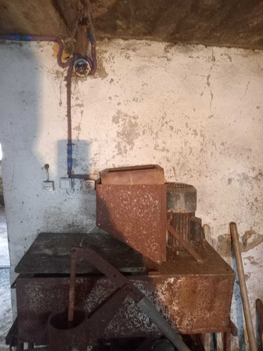 Продам Дробилку.