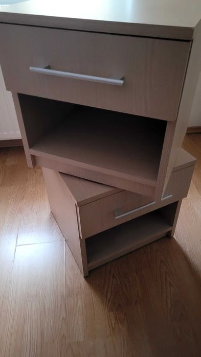 Set 2 noptiere stare foarte buna
