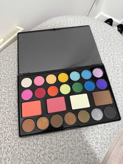 Палетка теней Mac