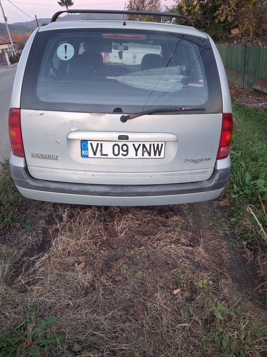 Vând Renault megan 1