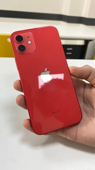 iPhone 12 (red)