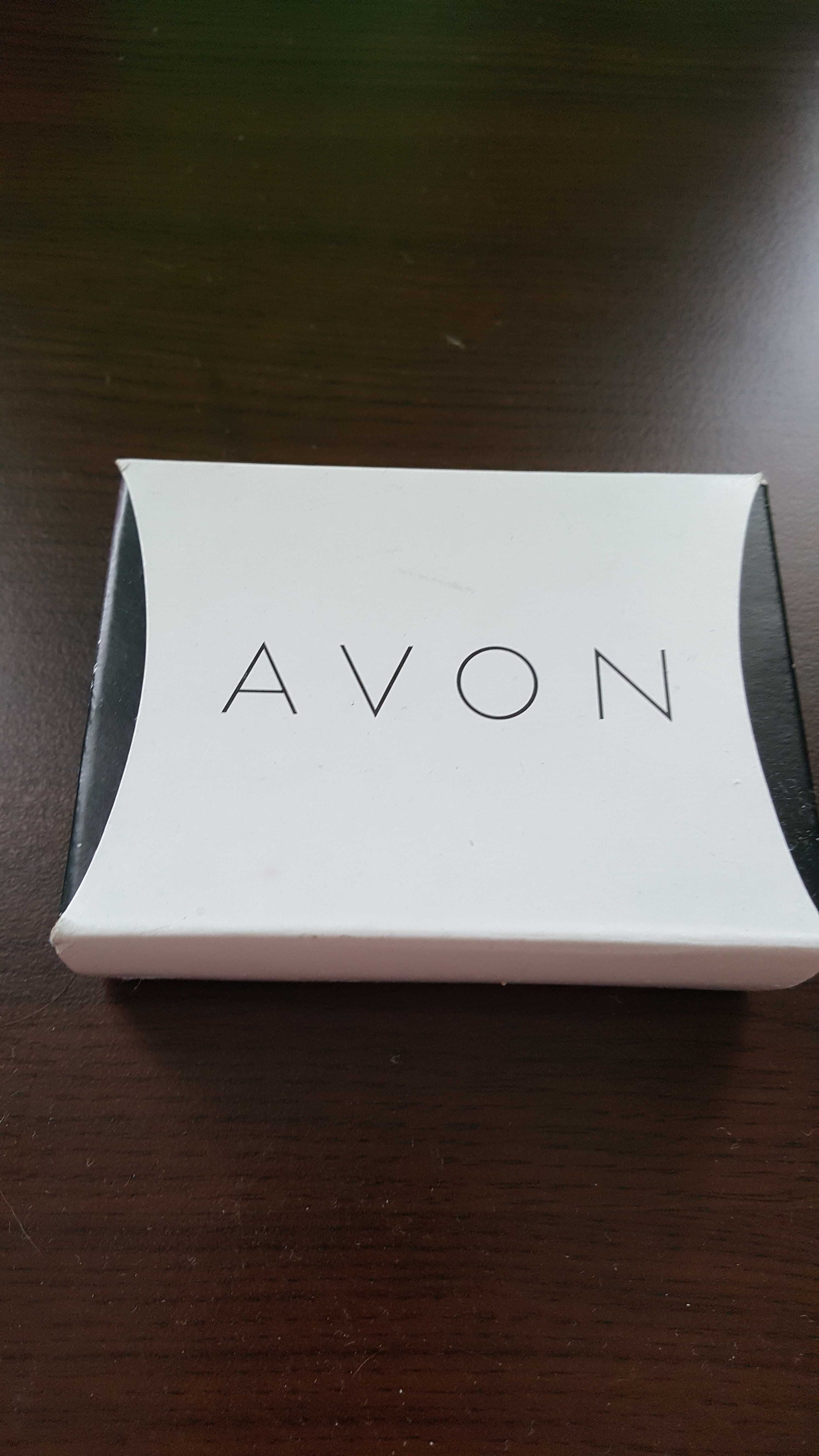 Комплект на Avon