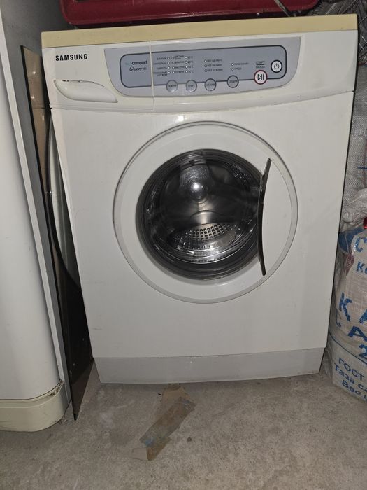 Стиральная машина и Холодильник