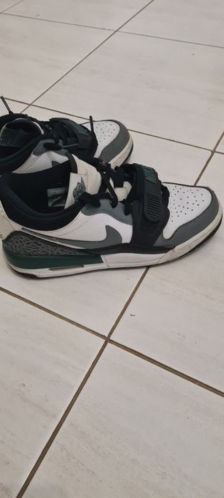 Adidași nike Jordan purtați dar în stare buna