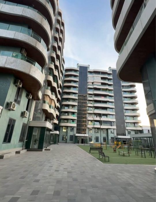 Продается квартира в новом ЖК Modern Stroy 3 ком 3 этаж 148м2