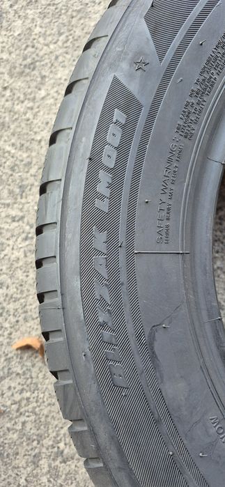 2 anvelope iarna Bridgestone 205/65/16.Pretul este pe bucata