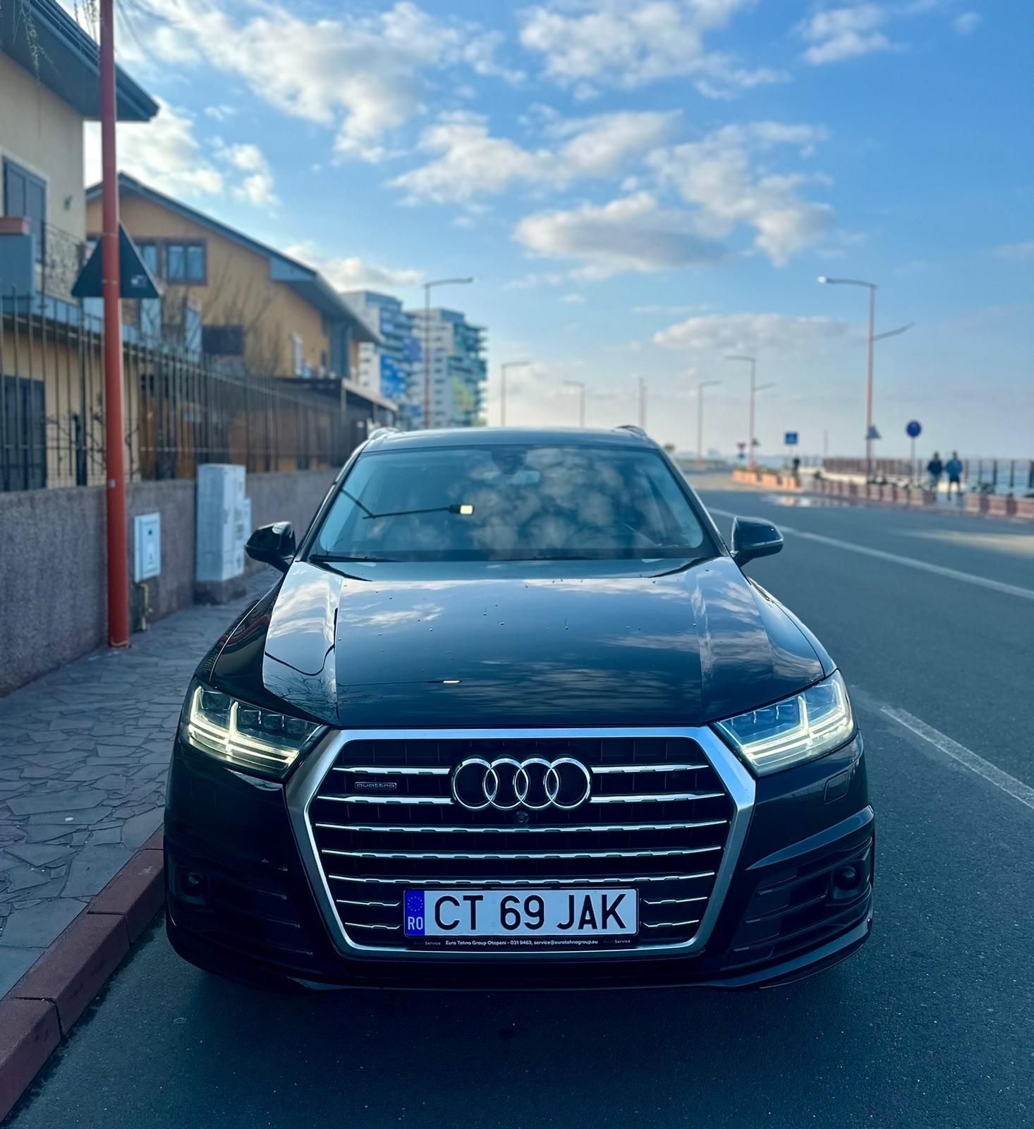 Audi Q7 Matrix ,7 locuri,head ul,carlig,panoramic