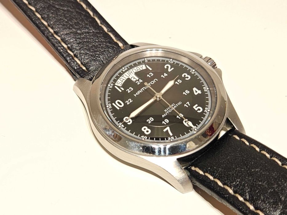 Продавам военнен пилотски стил автоматик  часовник Hamilton Khaki