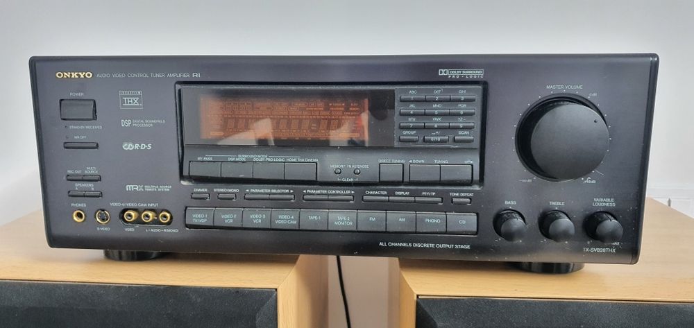 Linie Audio Onkyo și Boxe Eltax