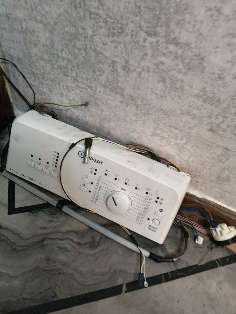 Блок управления от стиральной машины  Indesit