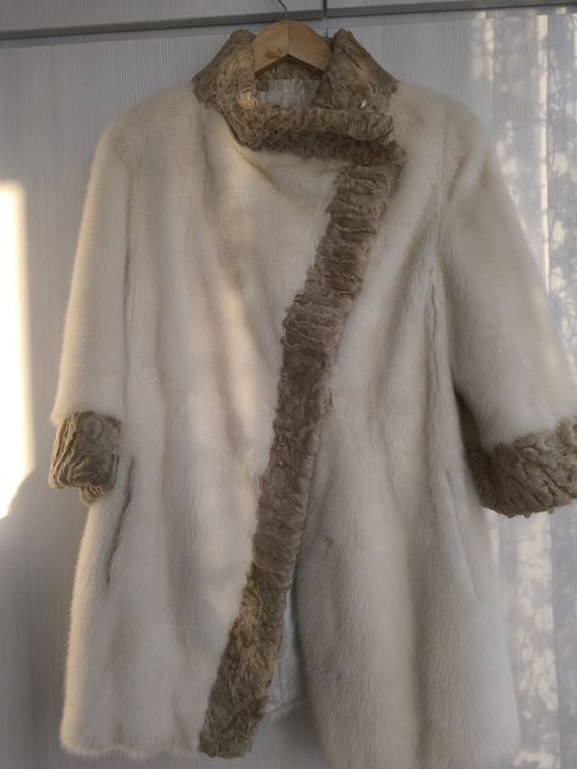 Продам норковую шубу, цельная белая норка