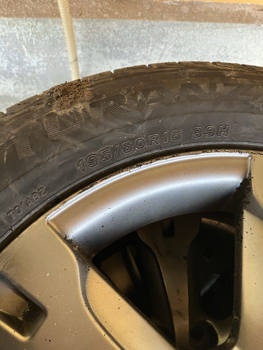 Тойота джанти със зимни илетни гуми