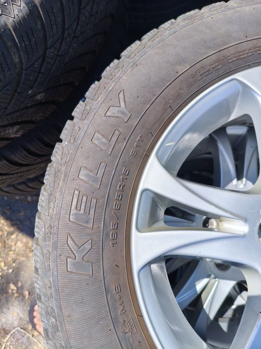 Джанти със зимни гуми за мазда