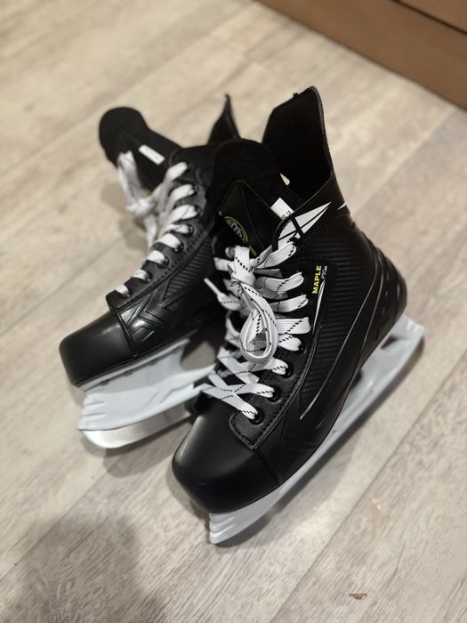 Мужские хоккейные коньки