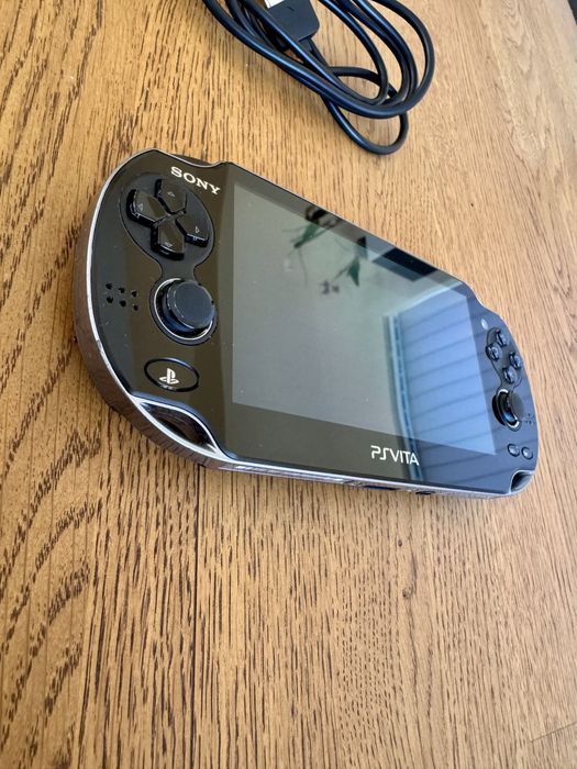 PS Vita 1003 OLED | Отлично състояние | Бартер