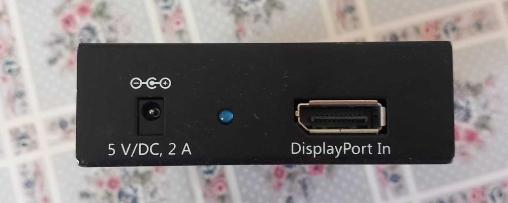 LINDY 38402 2‑Port DisplayPort Splitter