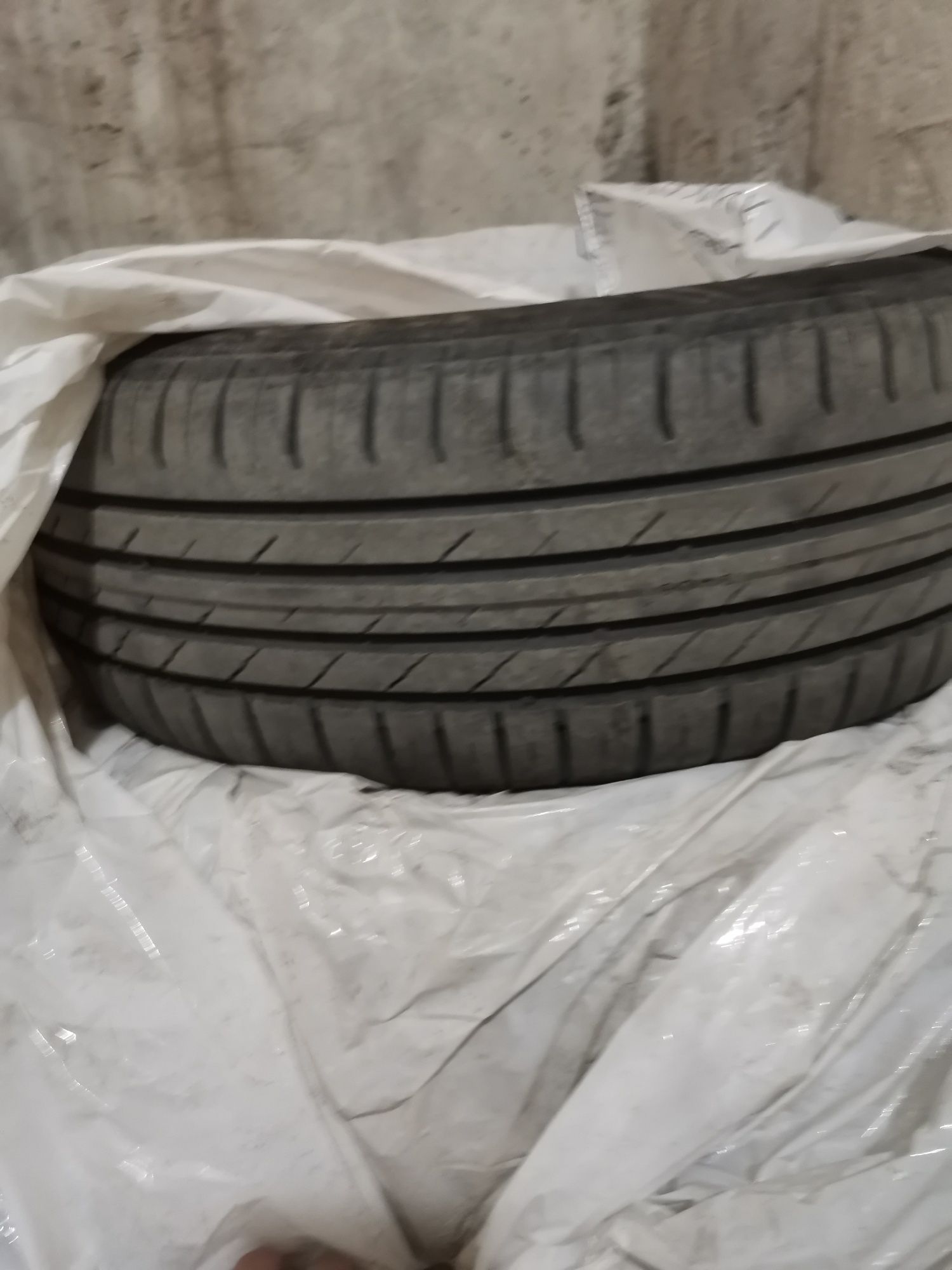 Продавам летни гуми 195/65/15 Nokian