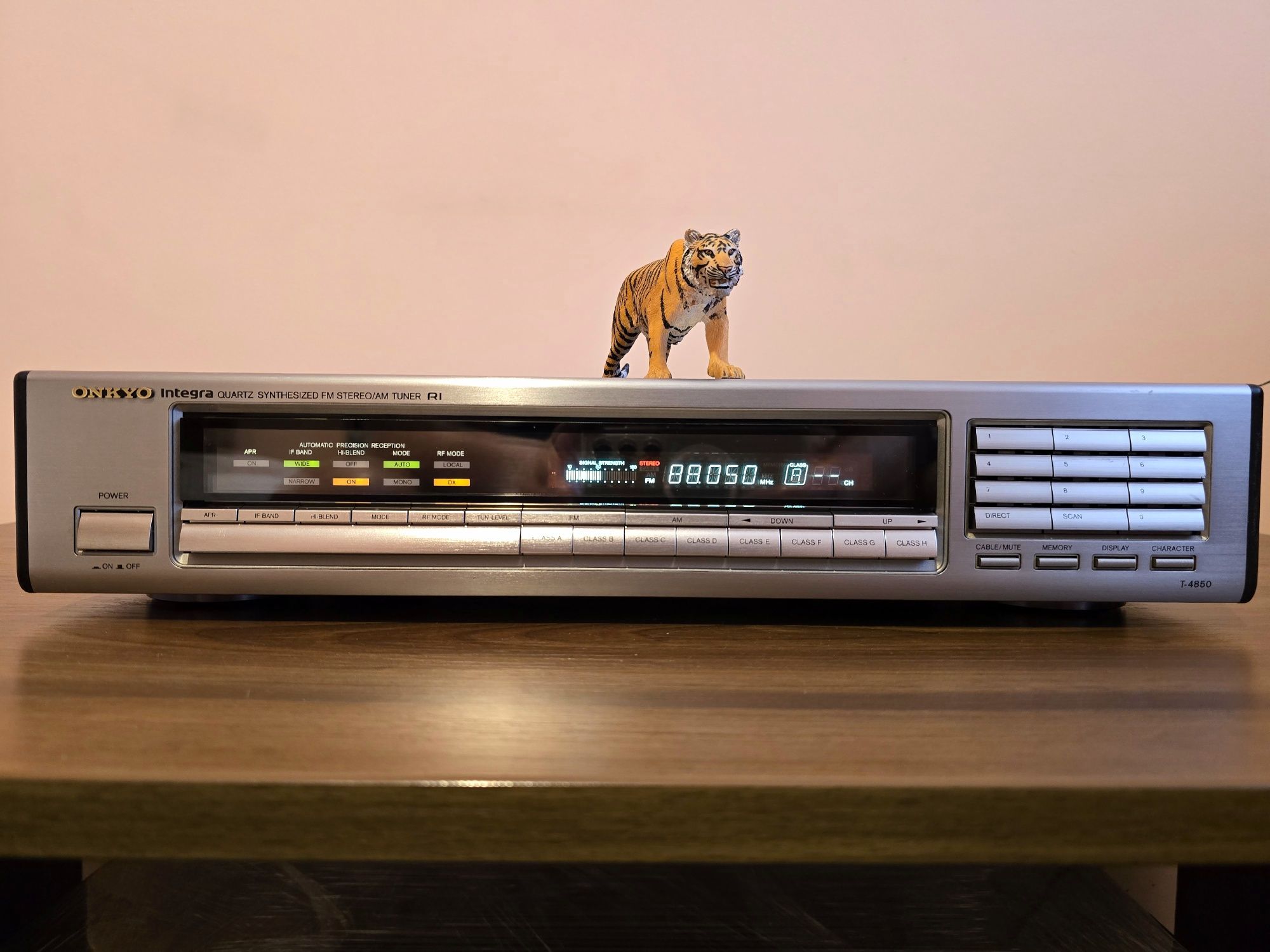 Onkyo Integra T-4850. Tuner premium. Cap serie. Ca nou. Preț fix !