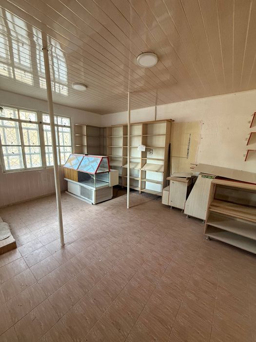 Продаётся нежилое помещение в 9-м микрорайоне, площадью 40 м²,