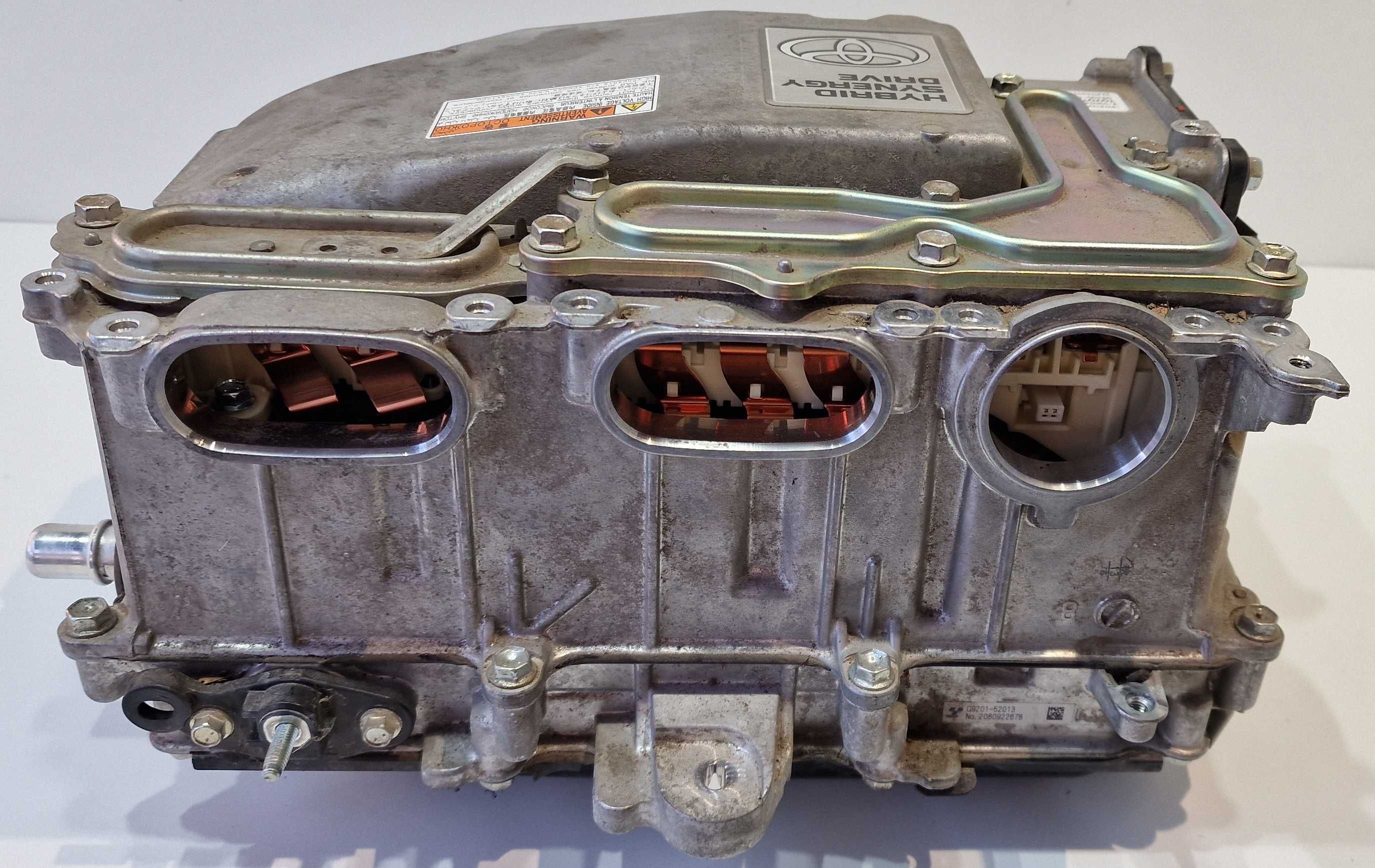 Инвертор Inverter Converter Хибриден Контролер Toyota Yaris P13