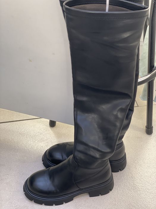 Продаю Ботфорты