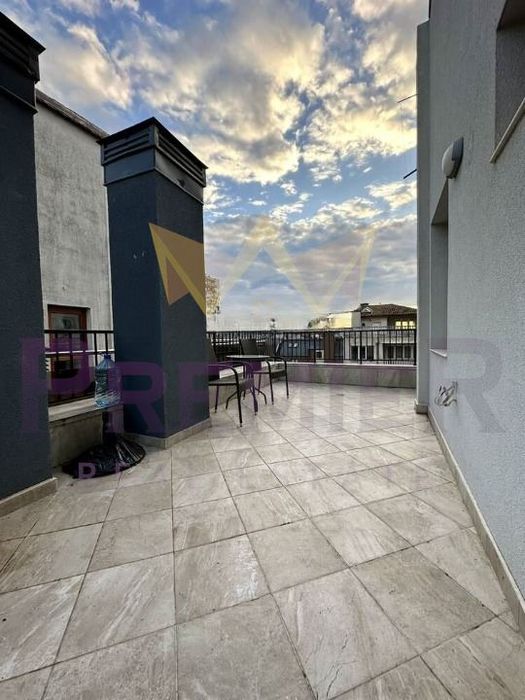 Двустаен апартамент, Колхозен пазар