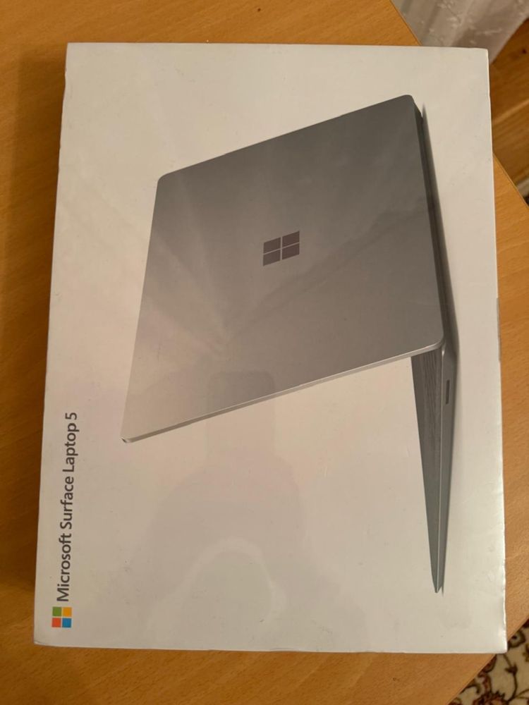 Продам новый Microsoft Surface Laptop 5