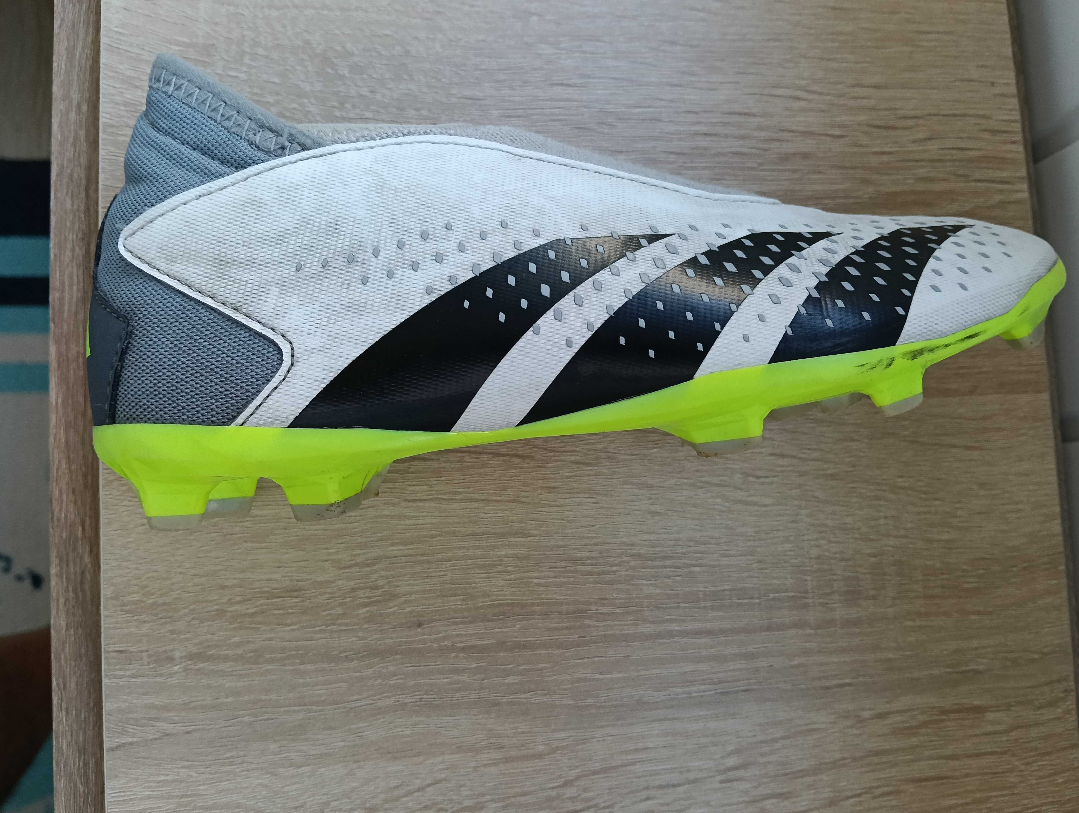 Футболни бутонки Adidas Predator