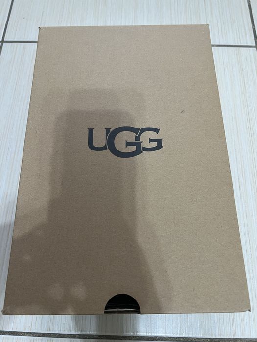 Sandale UGG piele intoarsa 36