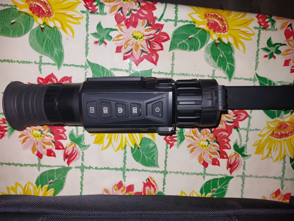Продавам термо камераHIKMICRO Thunder 2.0 TE25, 12μm, 35mK, 256x192px,