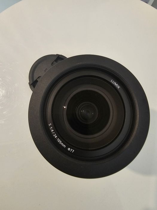 Panasonic Lumix S 24-105mm f/4 Macro O.I.S.