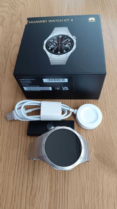 Часовник Huawei GT 4