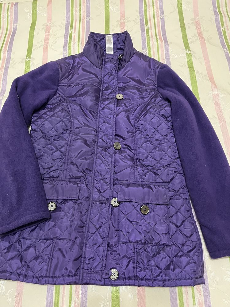 Женская демисезонная куртка фиолетового сочного цвета размер 46-48
