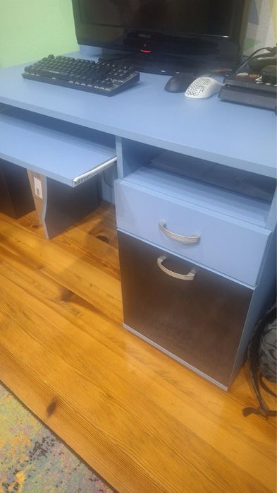 Ученическо бюро и стол