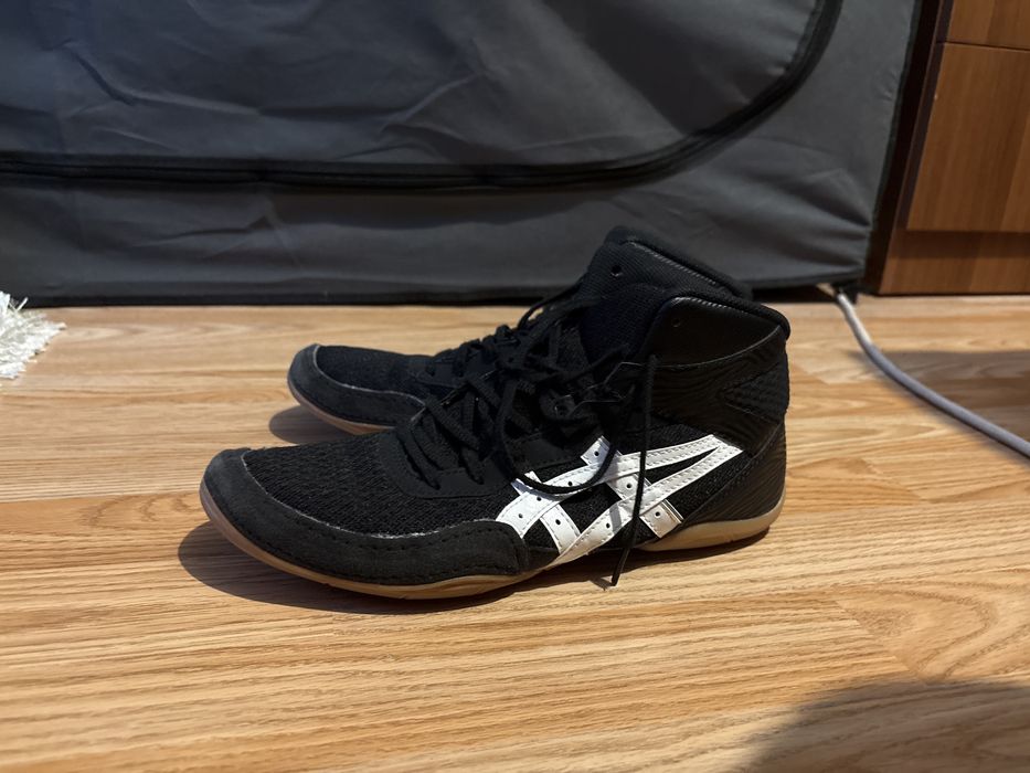 Обувки за борба Asics