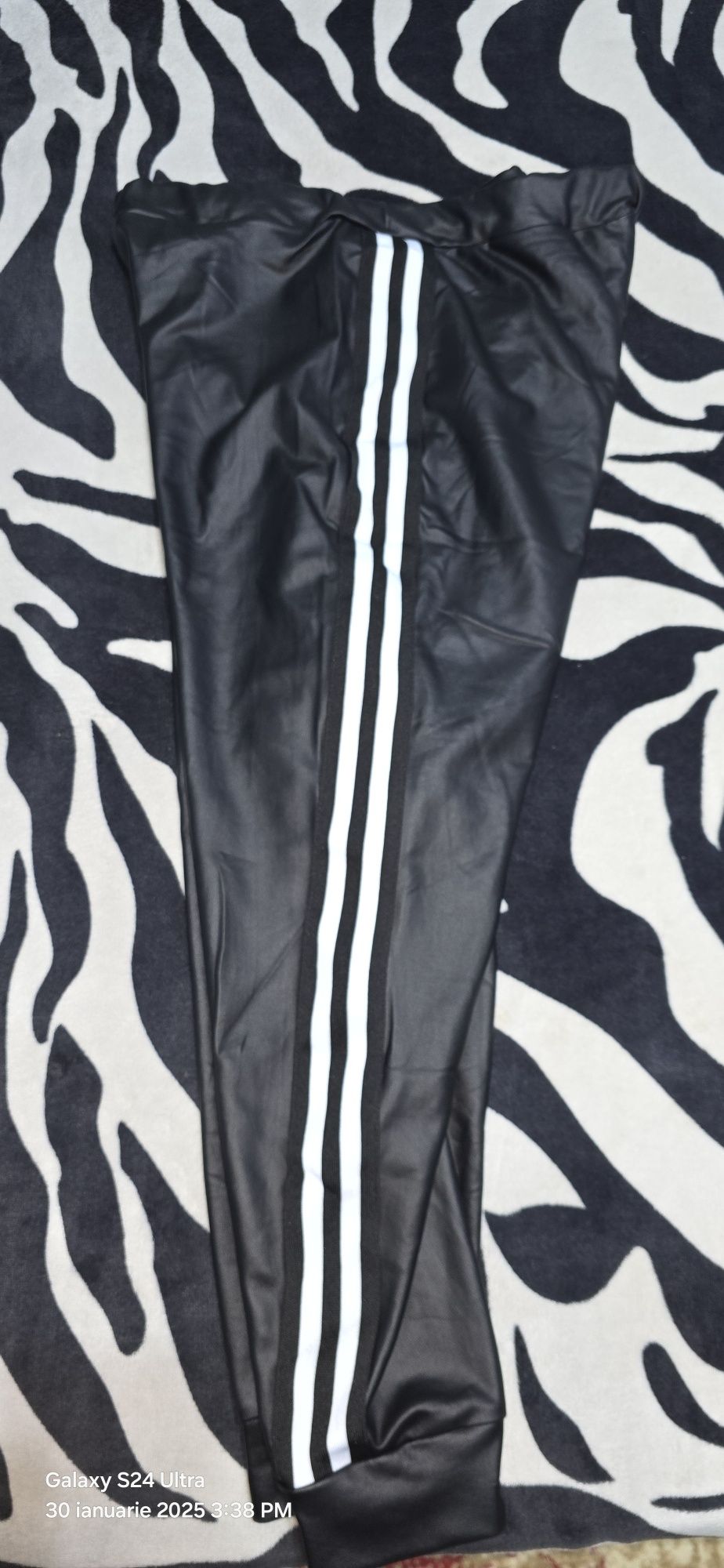 Pantalonii colanti