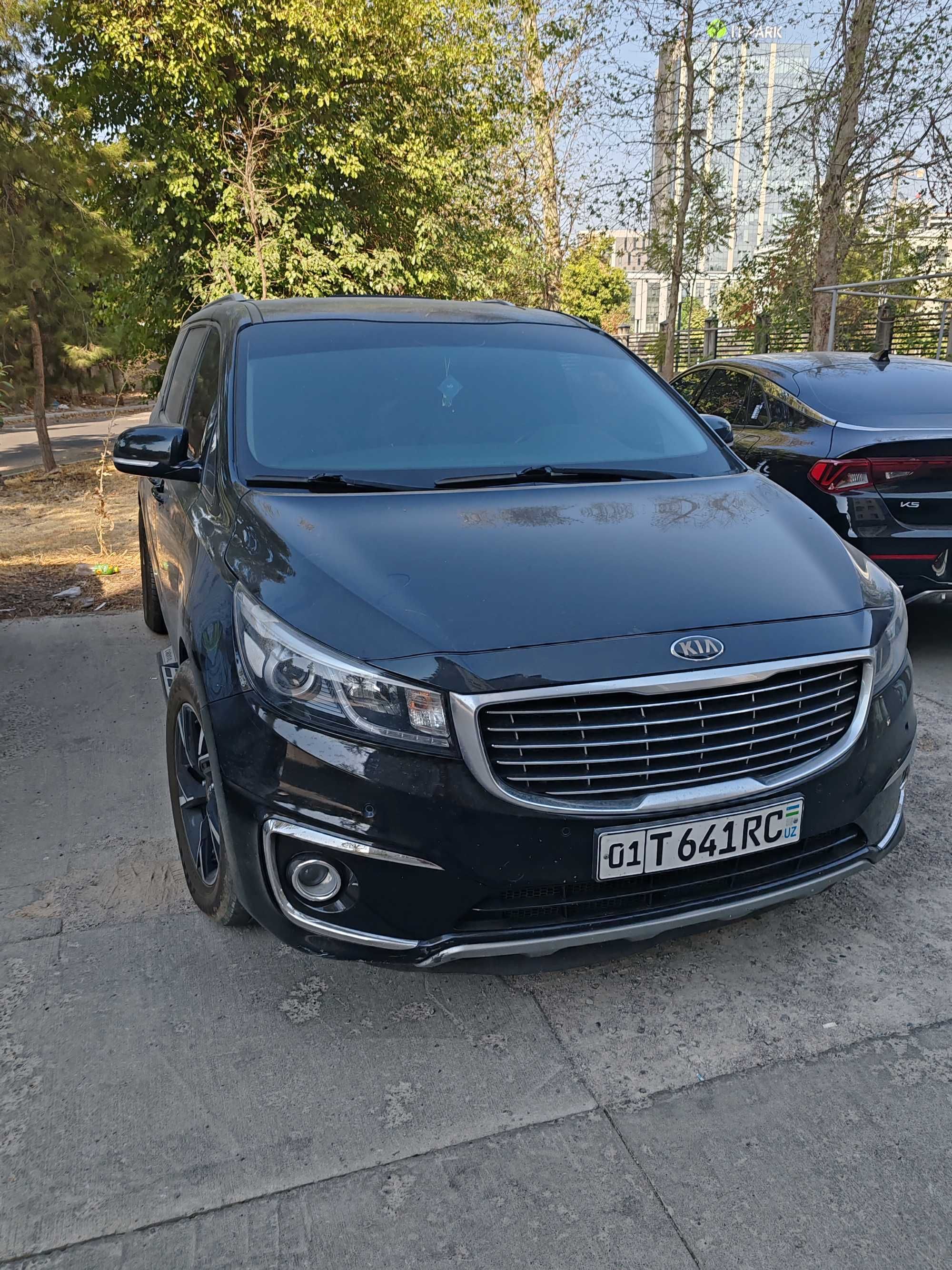 Авто Kia карнивал