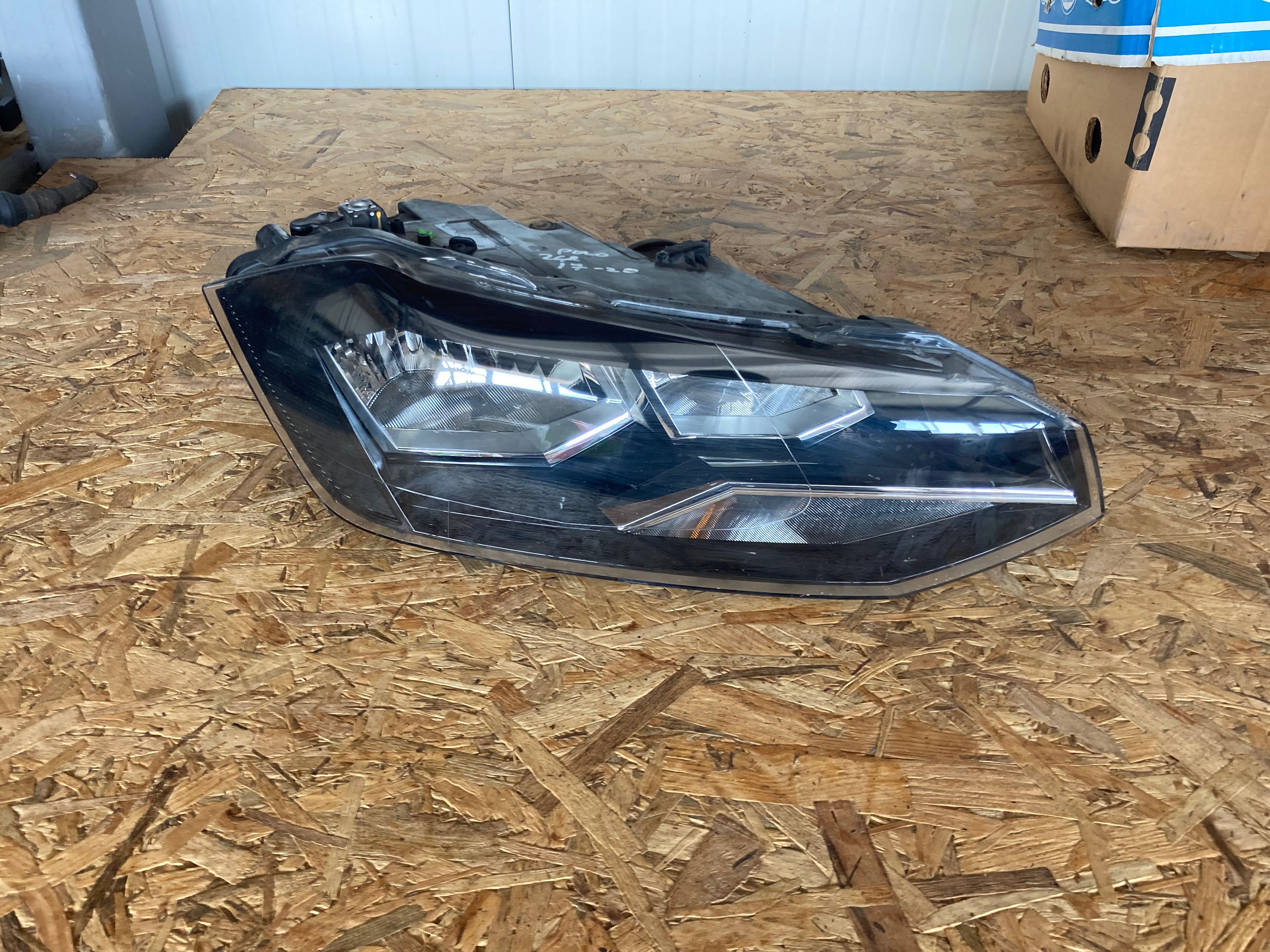 Десен фар Vw Polo G2. Г2. 17-20.