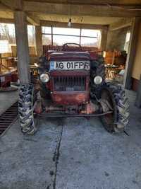 Tractor Dt 445 inmatriculat