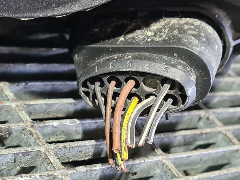 Far Stanga Volkswagen Tiguan 5N Facelift 2011 - 2015 SUV 4 Usi (953) Fara xenon CRĂPAT ...