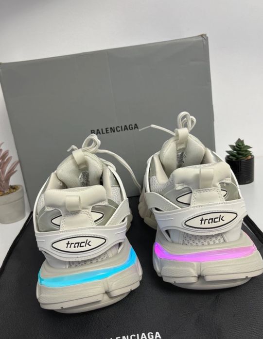 Balenciaga track