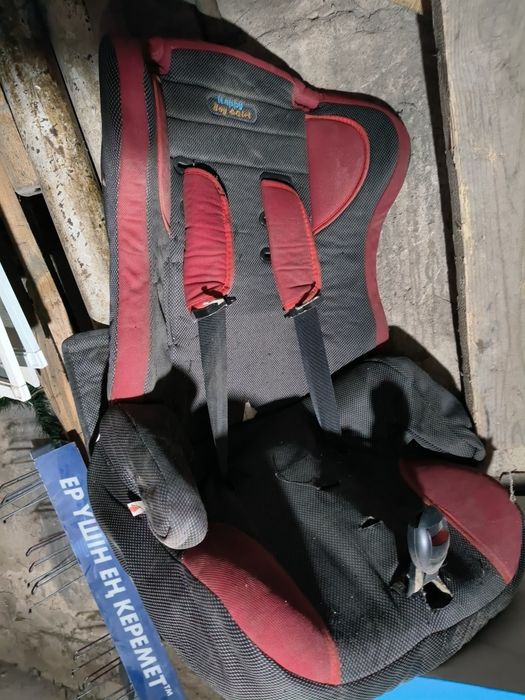 Детское кресло в авто