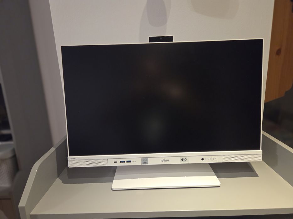 Fujitsu K5010 24" All in One  PC