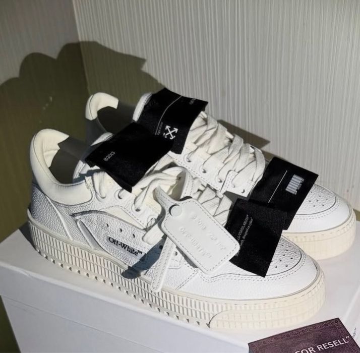 Adidasi off white court 3.0