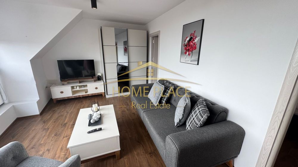 Дава се под наем Двустаен апартамент в Варна, Център - 90 кв.м за 918 € - Снимка #1